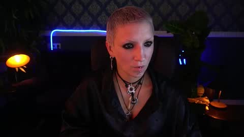 Snapshot of miramoon666 chatting on 28, 9, 2025 Mira online show from 28, 9, 2025