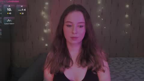 Snapshot of miranadevl chatting on 28, 2, 2025 Kira online show from 28, 2, 2025