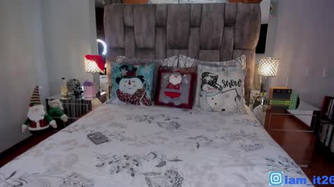 Snapshot of mirandacollins_ chatting on 15, 12, 2025 Miranda online show from 15, 12, 2025