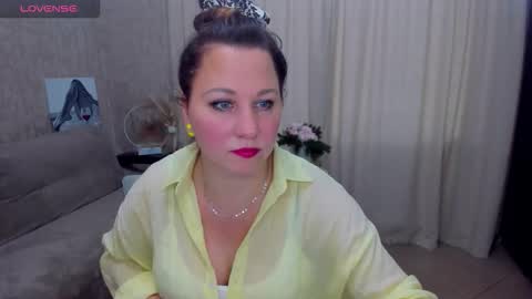 Snapshot of mirandadyson chatting on 23, 9, 2025 MirandaDyson online show from 23, 9, 2025