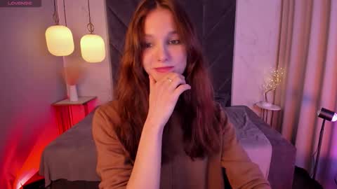 Snapshot of mirandaglow chatting on 14, 12, 2025 Miranda online show from 14, 12, 2025