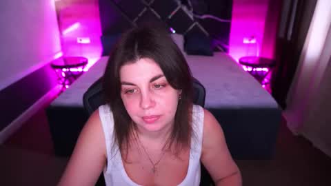 Snapshot of mirandawarm chatting on 13, 11, 2025 Miranda online show from 13, 11, 2025