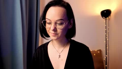 MiraSkyy online show from 11, 11, 2025