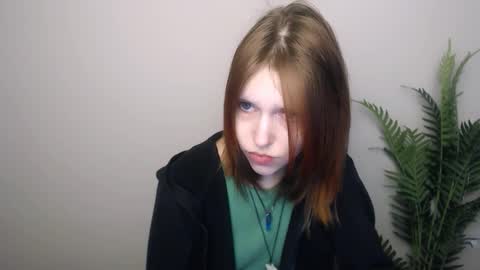 misaki_chan_ online show from 12, 3, 2026