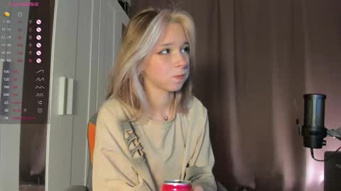 Snapshot of misekiii chatting on 4, 11, 2025 misekiii online show from 4, 11, 2025