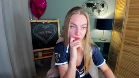 Snapshot of mishapallmer chatting on 6, 10, 2025 mishapallmer online show from 6, 10, 2025