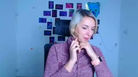 Snapshot of mishelle_blondie chatting on 14, 12, 2025 Mishelle online show from 14, 12, 2025