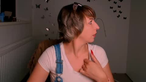 Snapshot of mishelle_blondie chatting on 18, 6, 2026 Mishelle online show from 18, 6, 2026