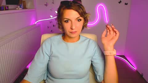 Snapshot of mishelle_blondie chatting on 25, 7, 2026 Mishelle online show from 25, 7, 2026