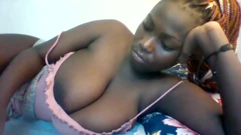 Snapshot of miss440_sunday chatting on 17, 10, 2025 miss440 online show from 17, 10, 2025