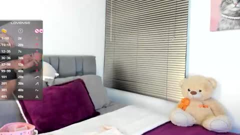 miss__jones_ online show from 17, 11, 2025