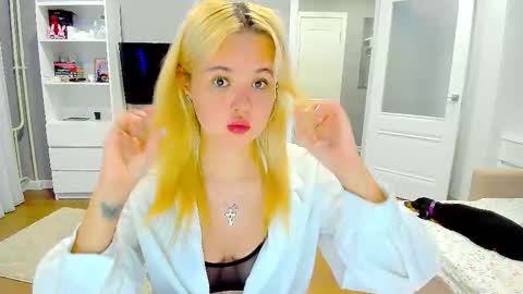 Snapshot of miss__selena chatting on 1, 12, 2025 miss__selena online show from 1, 12, 2025