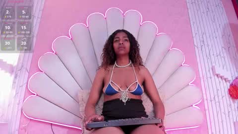 Snapshot of miss__smith_ chatting on 17, 10, 2025 miss__smith_ online show from 17, 10, 2025