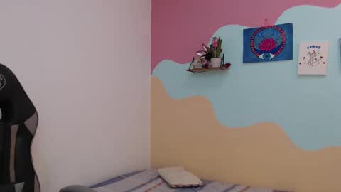 Akemi 3 online show from 13, 2, 2025