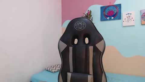 Akemi 3 online show from 10, 3, 2025