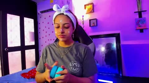 Akemi 3 online show from 12, 10, 2025