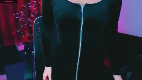 Snapshot of miss_alice_silver chatting on 25, 6, 2026 miss_alice_silver online show from 25, 6, 2026