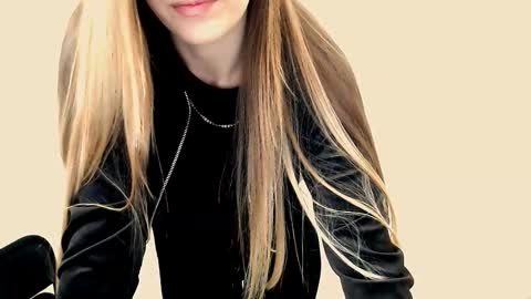 Snapshot of miss_angelina_ chatting on 23, 9, 2025 Angelina online show from 23, 9, 2025