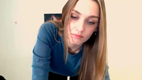 Snapshot of miss_angelina_ chatting on 7, 10, 2025 Angelina online show from 7, 10, 2025