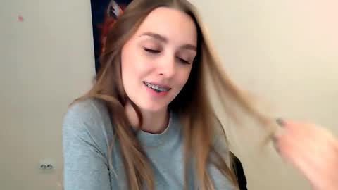 Snapshot of miss_angelina_ chatting on 17, 10, 2025 Angelina online show from 17, 10, 2025