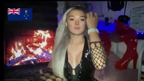 Snapshot of miss_antonette_xxx chatting on 16, 7, 2026 Call me Miss Antonette online show from 16, 7, 2026