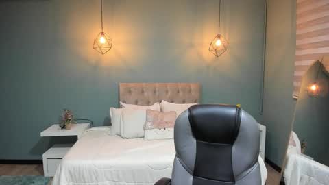 Cataleya online show from 3, 12, 2025