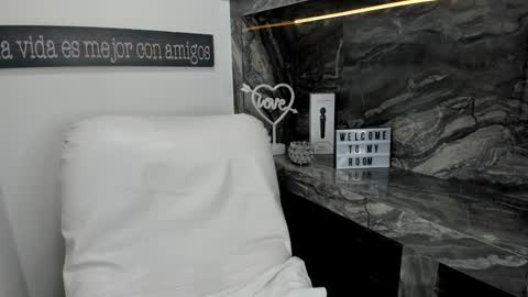 Snapshot of miss_danika chatting on 5, 2, 2025 Danika online show from 5, 2, 2025