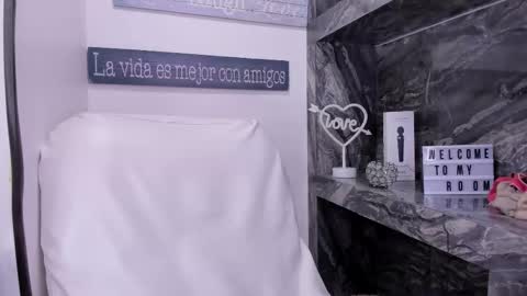 Snapshot of miss_danika chatting on 23, 9, 2025 Danika online show from 23, 9, 2025