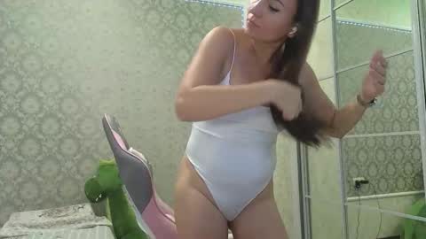 Snapshot of miss_divora chatting on 18, 9, 2025 miss_divora online show from 18, 9, 2025