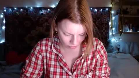 Snapshot of miss_elistia_ chatting on 6, 1, 2025 Elis online show from 6, 1, 2025