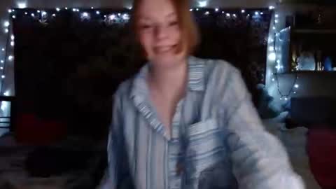 Snapshot of miss_elistia_ chatting on 5, 2, 2025 Elis online show from 5, 2, 2025