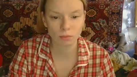 Snapshot of miss_elistia_ chatting on 2, 10, 2025 Elis online show from 2, 10, 2025