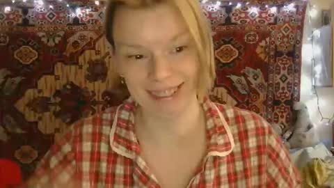 Snapshot of miss_elistia_ chatting on 7, 10, 2025 Elis online show from 7, 10, 2025