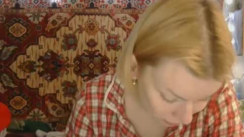 Snapshot of miss_elistia_ chatting on 17, 10, 2025 Elis online show from 17, 10, 2025