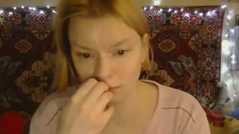 Snapshot of miss_elistia_ chatting on 24, 10, 2025 Elis online show from 24, 10, 2025