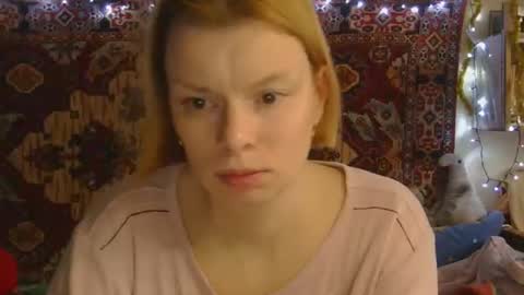 Snapshot of miss_elistia_ chatting on 18, 12, 2025 Elis online show from 18, 12, 2025