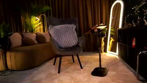 Snapshot of miss_ema_divine chatting on 11, 7, 2026 Miss Ema Devine online show from 11, 7, 2026