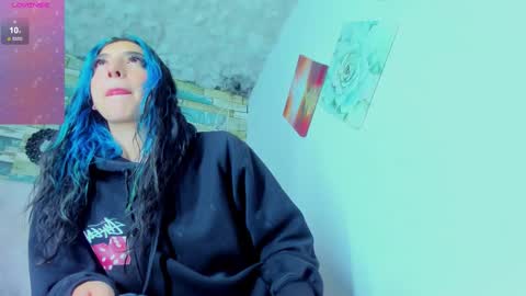 miss_evans_ online show from 6, 10, 2025