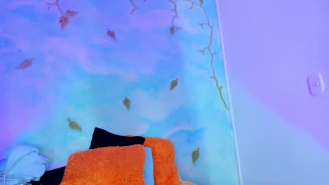 miss_evans_ online show from 9, 10, 2025