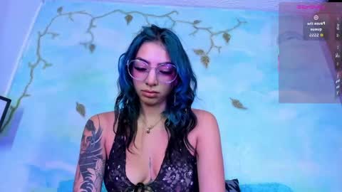 miss_evans_ online show from 28, 4, 2026