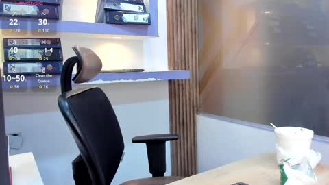 miss_horney online show from 15, 4, 2026