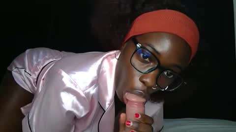 SensuElle  WHAT I DONT SHOW HERE... YOULL ONLY SEE IN PRIVATE  online show from 26, 3, 2026