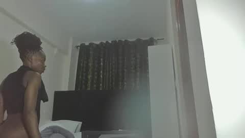 Snapshot of miss_kiarrafit chatting on 18, 11, 2025 Miss Kiarrafit online show from 18, 11, 2025