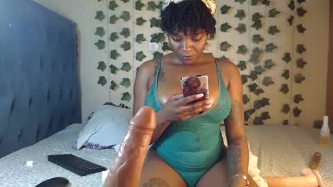 miss_kiiki online show from 5, 12, 2024