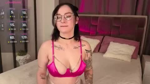 Snapshot of miss_kitty292 chatting on 19, 10, 2025 Gven dont forget to thumbs up me online show from 19, 10, 2025
