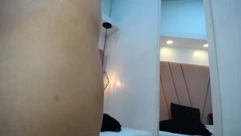 Snapshot of miss_m1a chatting on 21, 11, 2025 mia online show from 21, 11, 2025