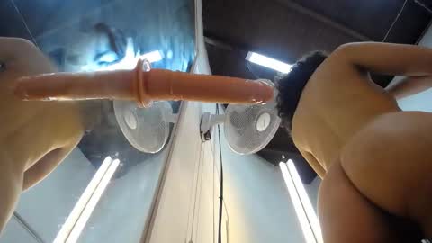 Snapshot of miss_m1a chatting on 29, 11, 2025 mia online show from 29, 11, 2025