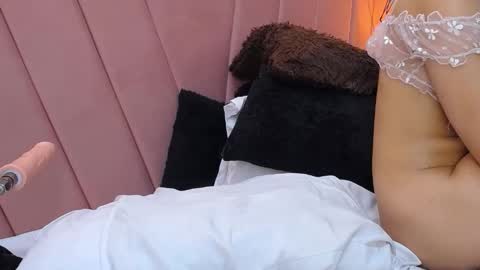 Snapshot of miss_m1a chatting on 13, 12, 2025 mia online show from 13, 12, 2025