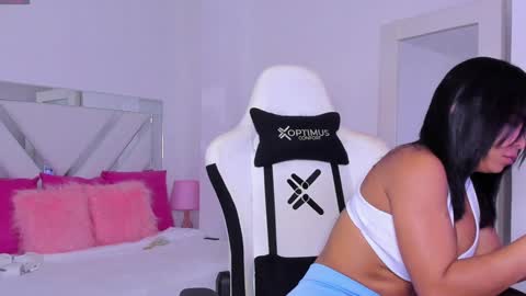   online show from 30, 1, 2025