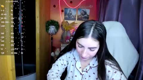 Snapshot of miss_tasy chatting on 21, 12, 2025 Melanie January 15th is my birthday there will be an interesting show online show from 21, 12, 2025